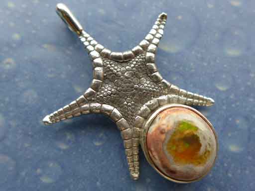 Kornstern mit Feueropal Anhänger