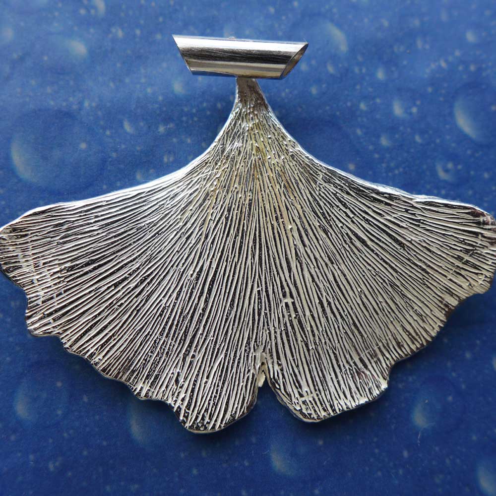 Ginkgo Anhänger Schmuck Silber Rückseite
