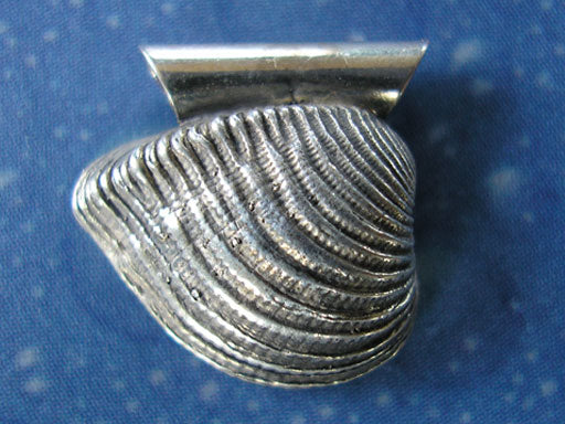 Täuschende Dick Muschel Anhänger