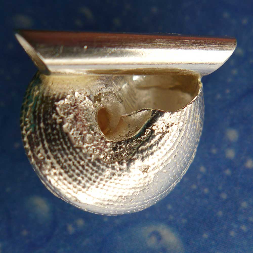 Schnecken Kette Anhänger Erdbeer Rückseite