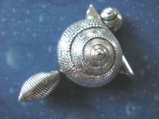 Erdbeer-  Oliven-  Knopf Schnecke Anhänger