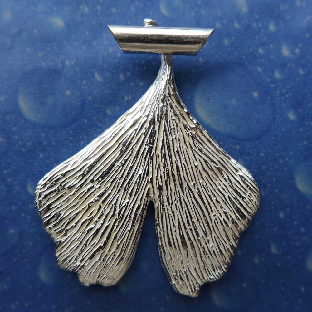 Weimar Ginkgo Schmuck Anhänger Rückseite