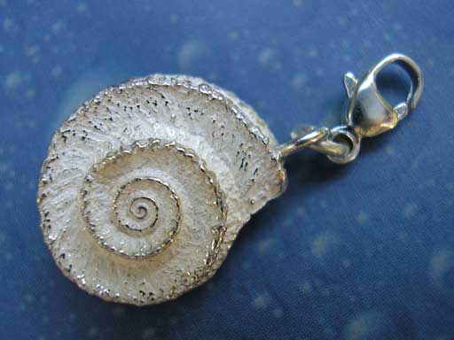 Charm Anhänger Schnecken Noble Sonnenuhr