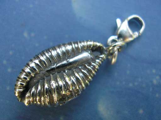 Kauri small Charms mit Karabiner