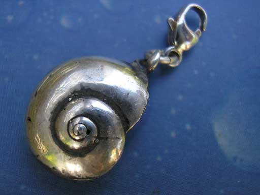 Maritime Charms Schnecke Sonnenknopf