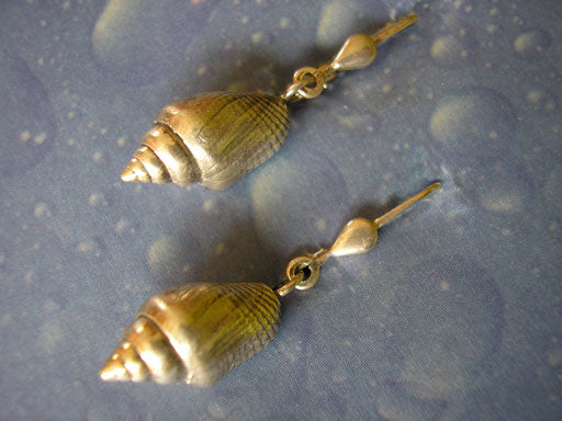 Strombustäubchen medium Ohrhänger