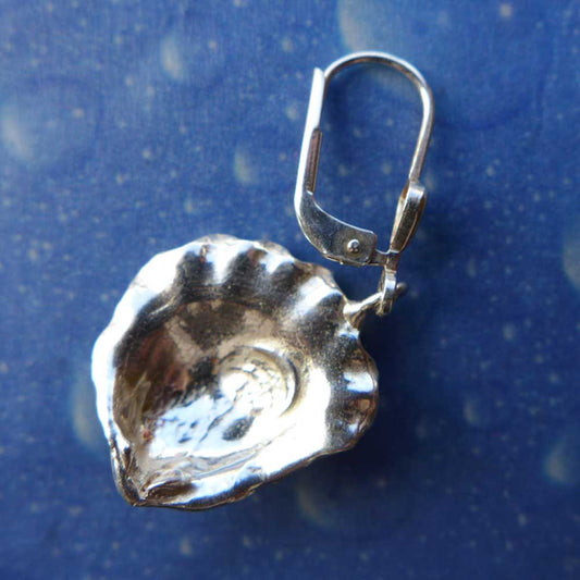 Gewellte Muschel Ohrhänger