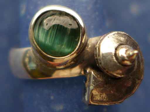 Dornschnecke mit Turmalinkatzenauge Ring