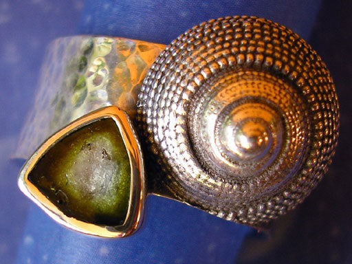 Erdbeerschnecke mit Wassermelonenturmalin Ring