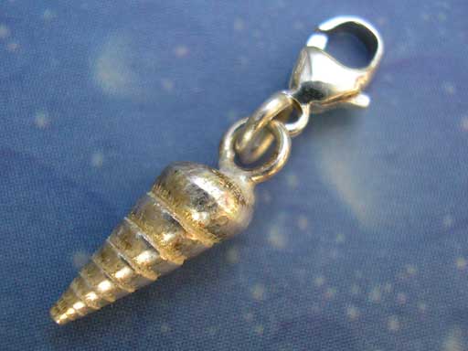 Beilpyramide Charms mit Karabiner