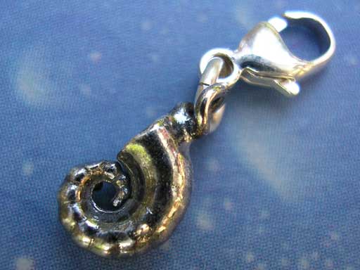 Posthornschnecke xxs Charms mit Karabiner