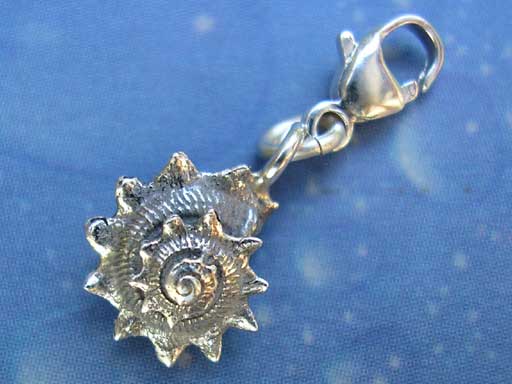 Sonnenschnecke xxs Charms mit Karabiner