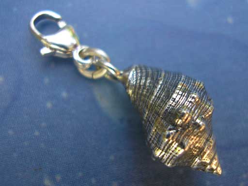 Rotmundleistenschnecke Charms mit Karabiner