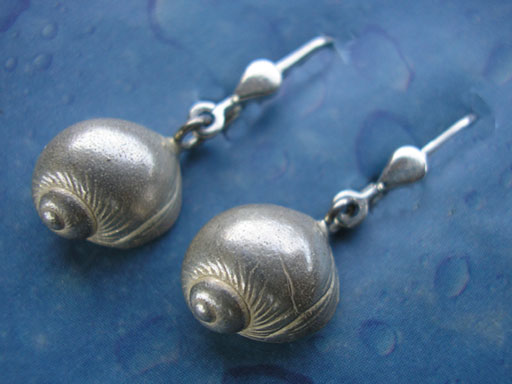Glatte Mondschnecke Ohrhänger