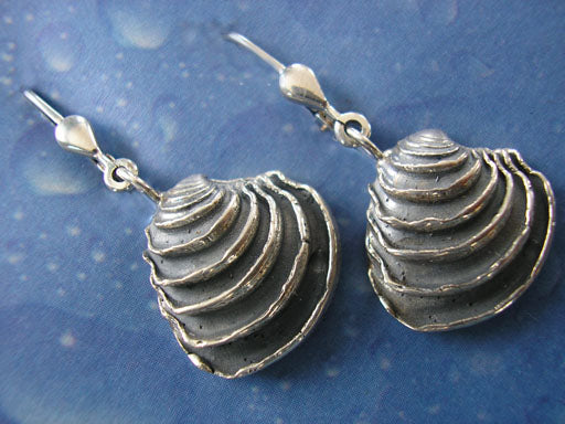 Venusmuschel Ohrringe Schmuck geschwärzt